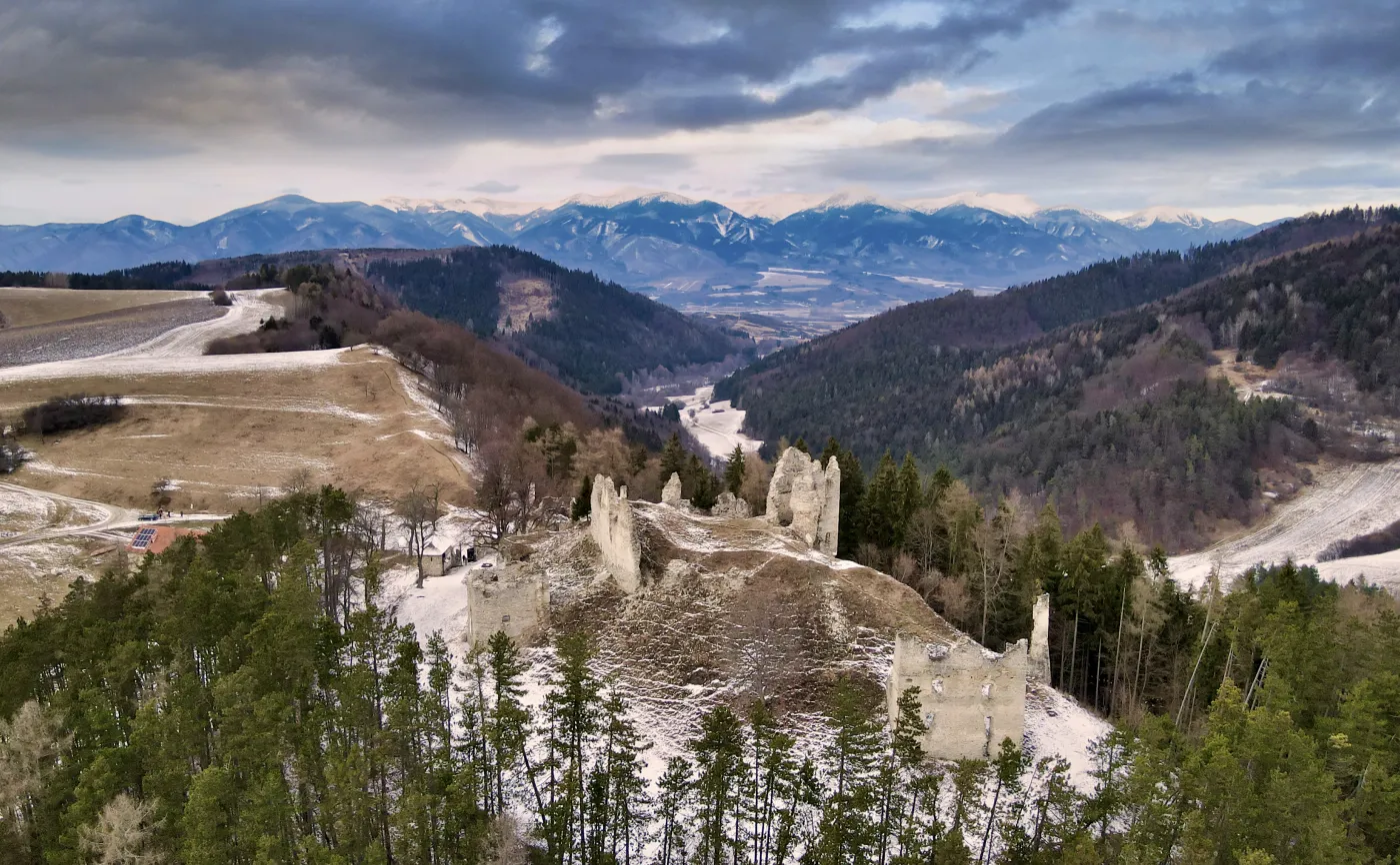Hrad Sklabiňa – ilustračná fotografia