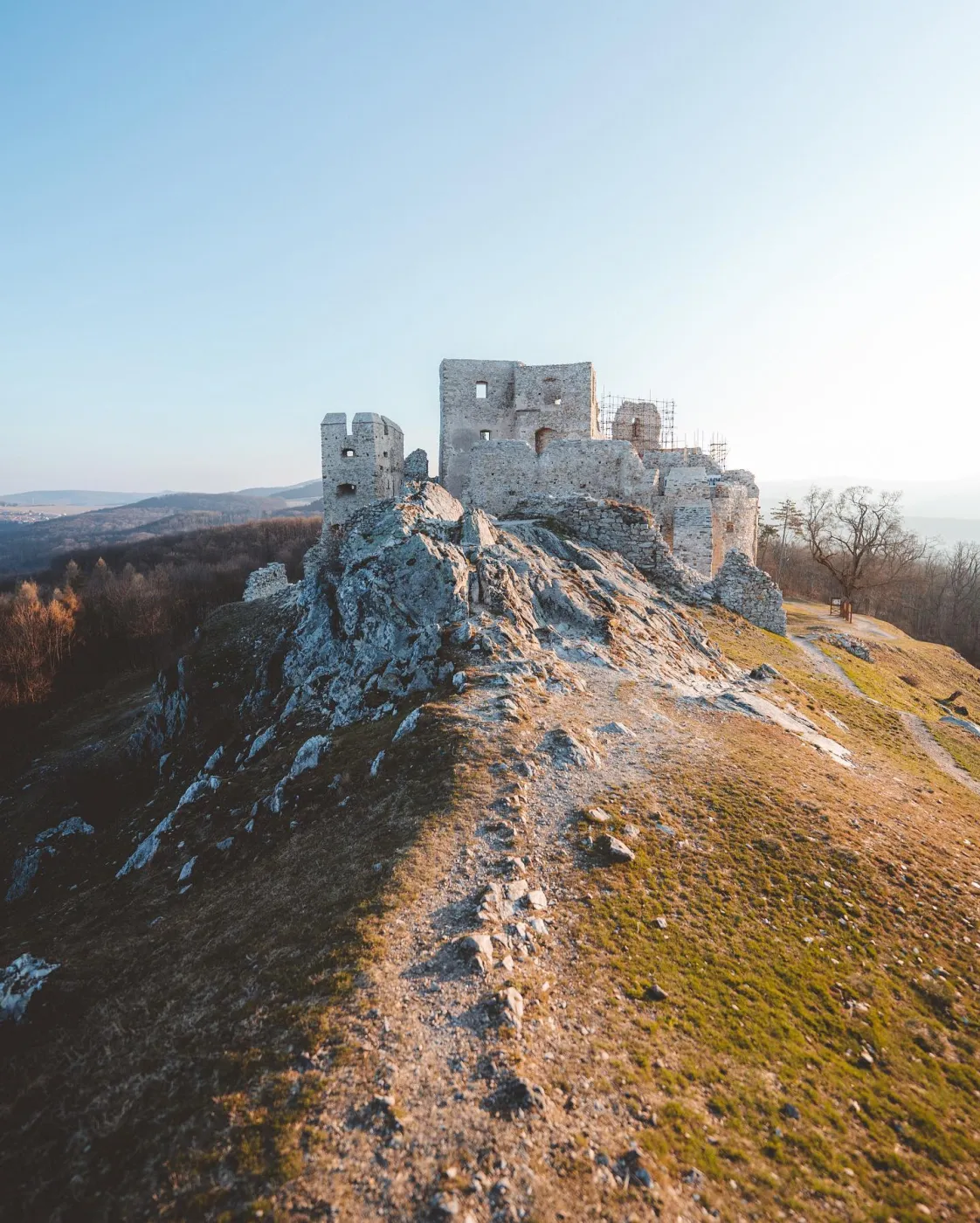 Hrad Hrušov – ilustračná fotografia