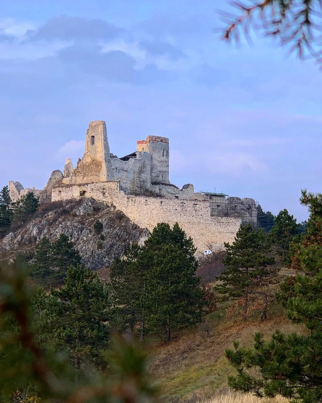 Čachtický hrad – ilustračná fotografia