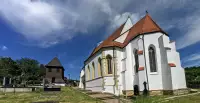 Kostol sv. Juraja s drevenou zvonicou