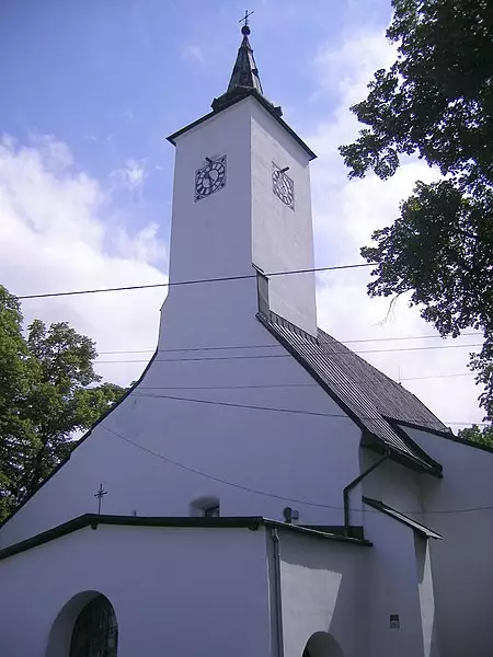 Kostol sv. Martina: ranogotický farský kostol v centre