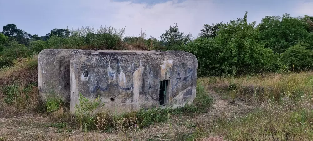 Bunker 77 — vojnový bunker na cyklotrase Morava