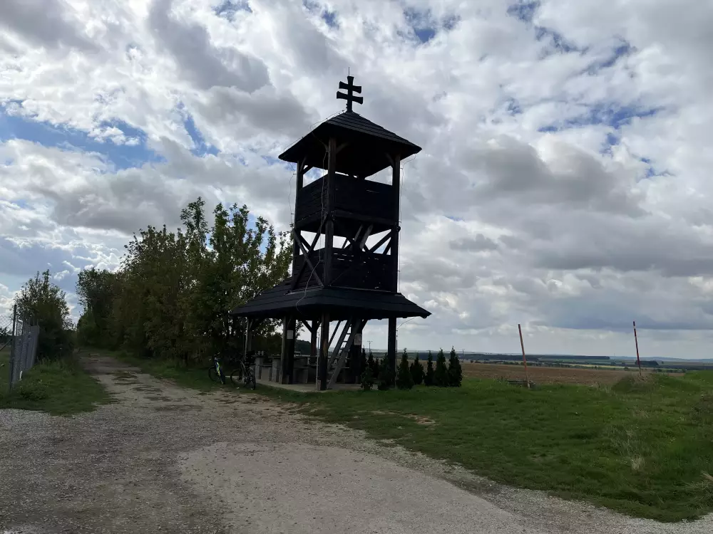 Hasičská rozhľadňa obce Urmince na kopci Viecha
