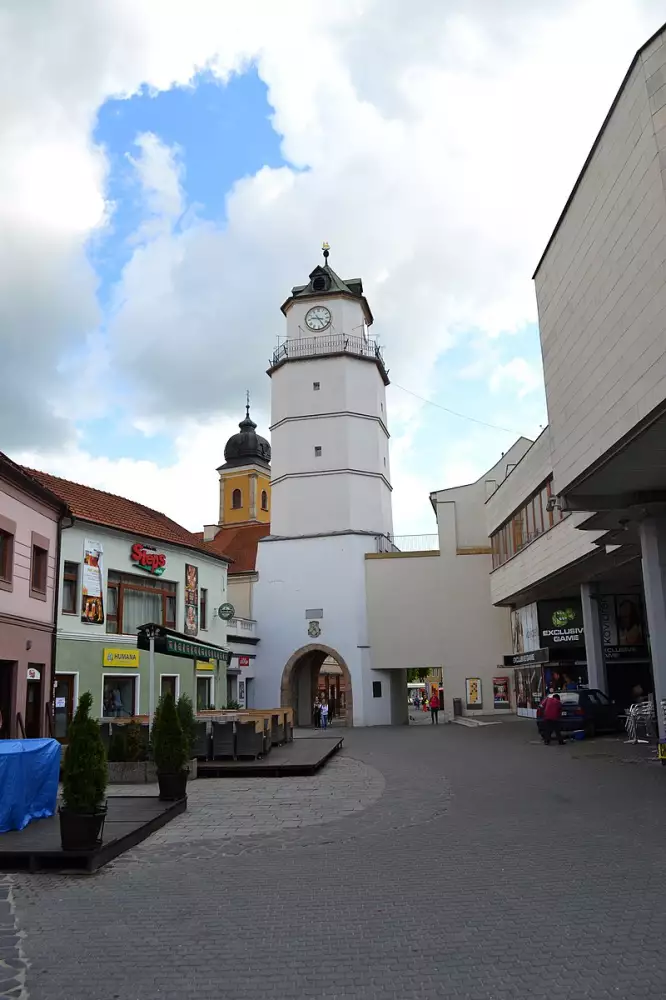 Mestská veža v Trenčíne – veža a vyhliadka v podhradí