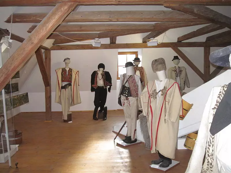 Národopisné múzeum Liptovský hrádok – Mravník (1728)