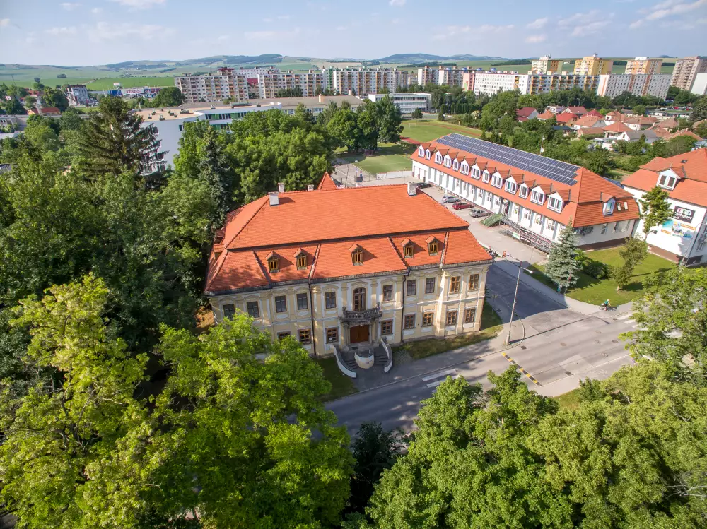 Záhorská galéria Jána Mudrocha — kaštieľ a výstavy