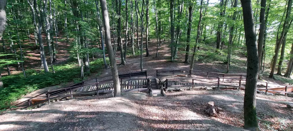 Bunker nad Klepáčom v lesoparku Železná studnička