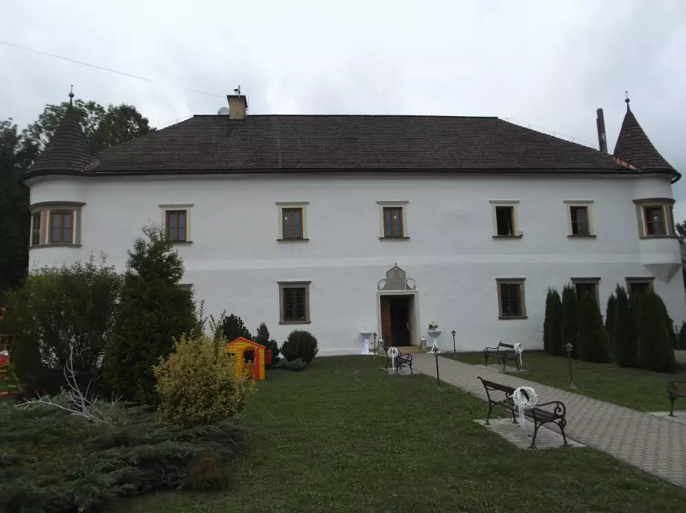Kaštieľ Jasenica – barokovo-renesančné kultúrne centrum