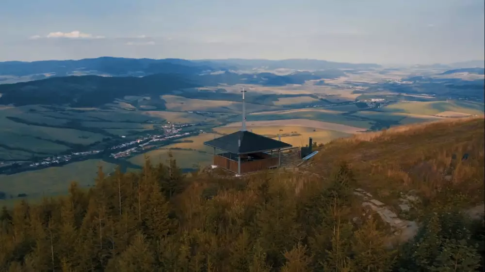 Rozhľadňa na Čarnej Hure – výhľad na Branisko, Pieniny