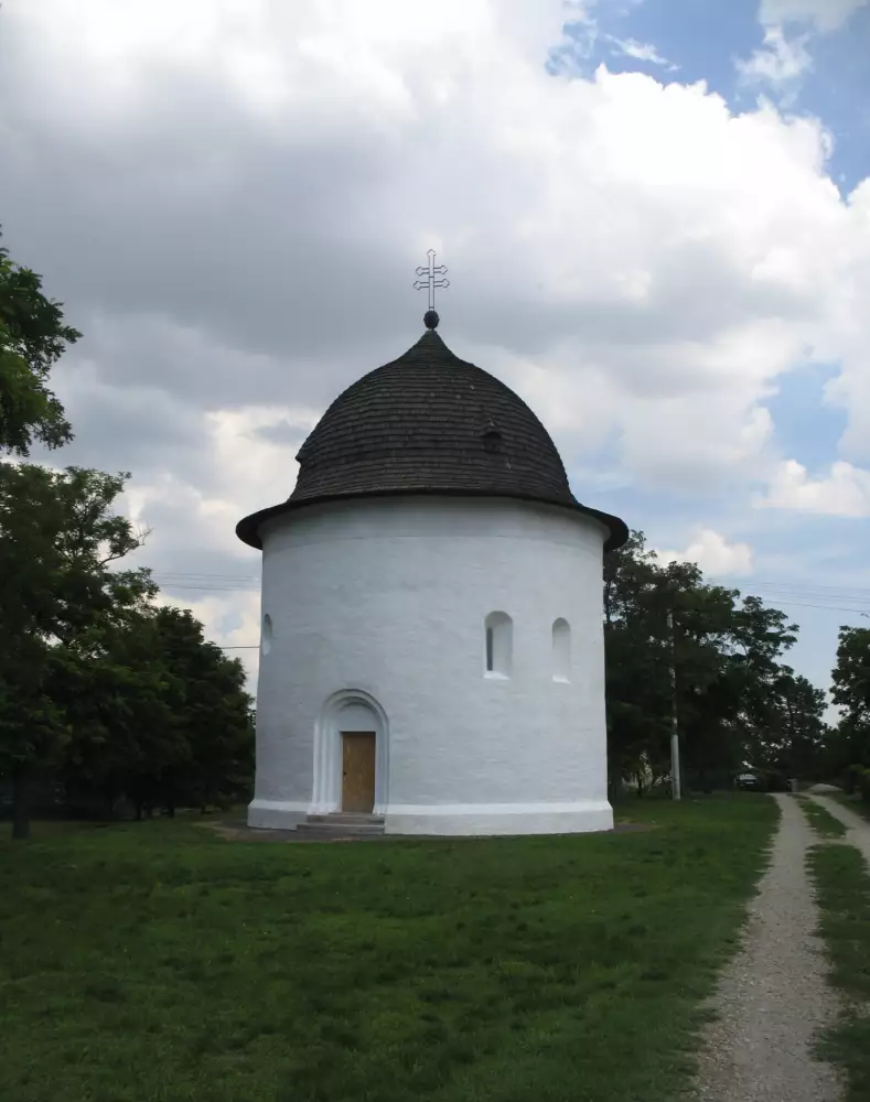 Rotunda dvanástich apoštolov — románska z 12. storočia