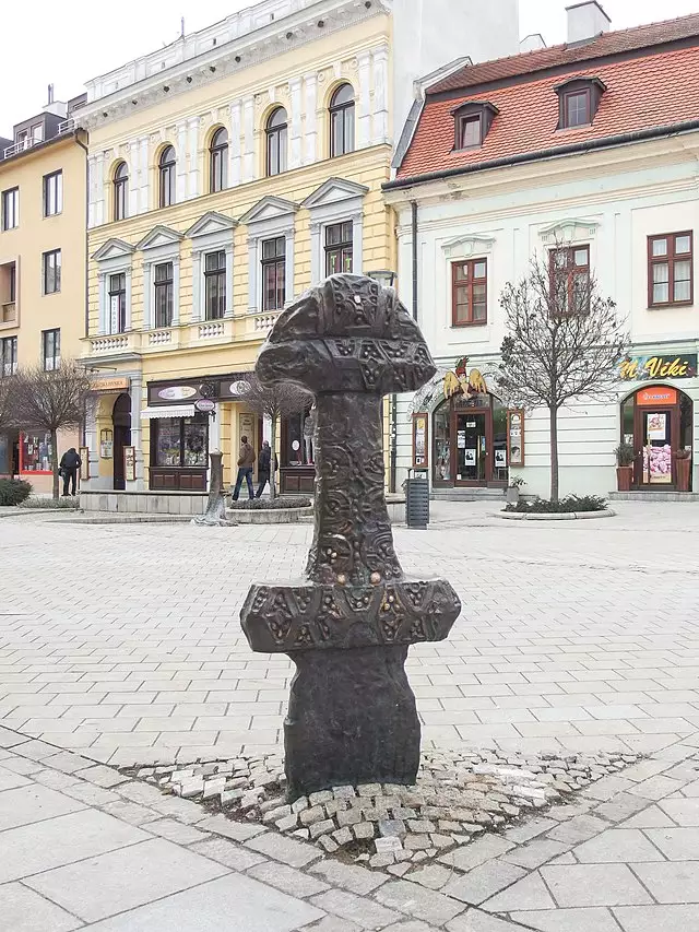 Pribinov meč – symbol mieru na pešej zóne Nitry
