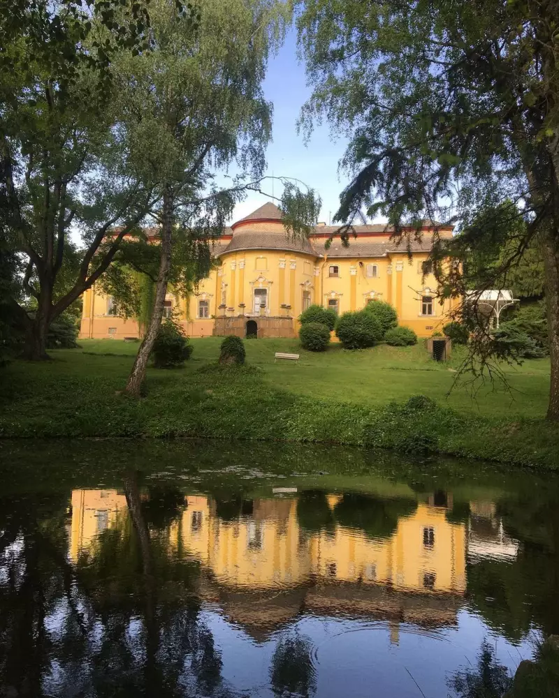 Kaštieľ Petrovany — poľovnícke sídlo a miesto akcií
