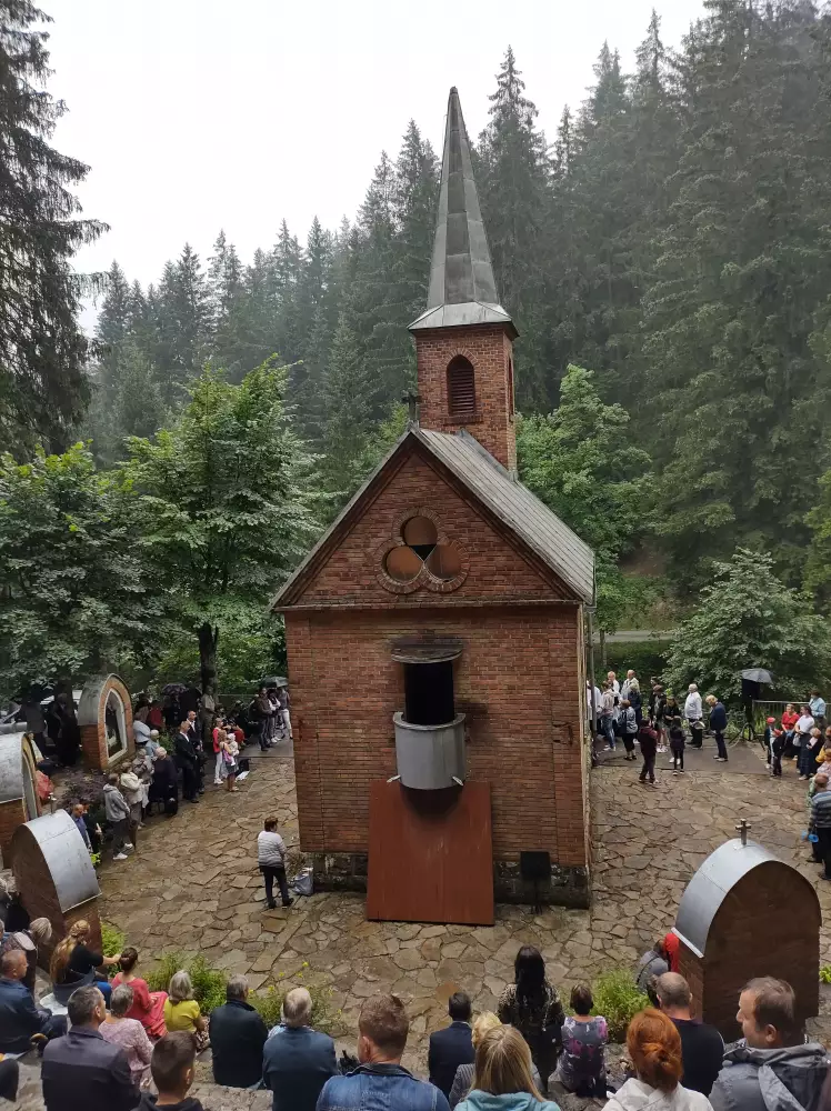Kaplnka sv. Anny v Jelitove — púť, prameň a smrekový les