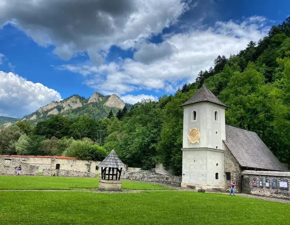 Červený Kláštor pri Tri koruny — farmaceutický herbár