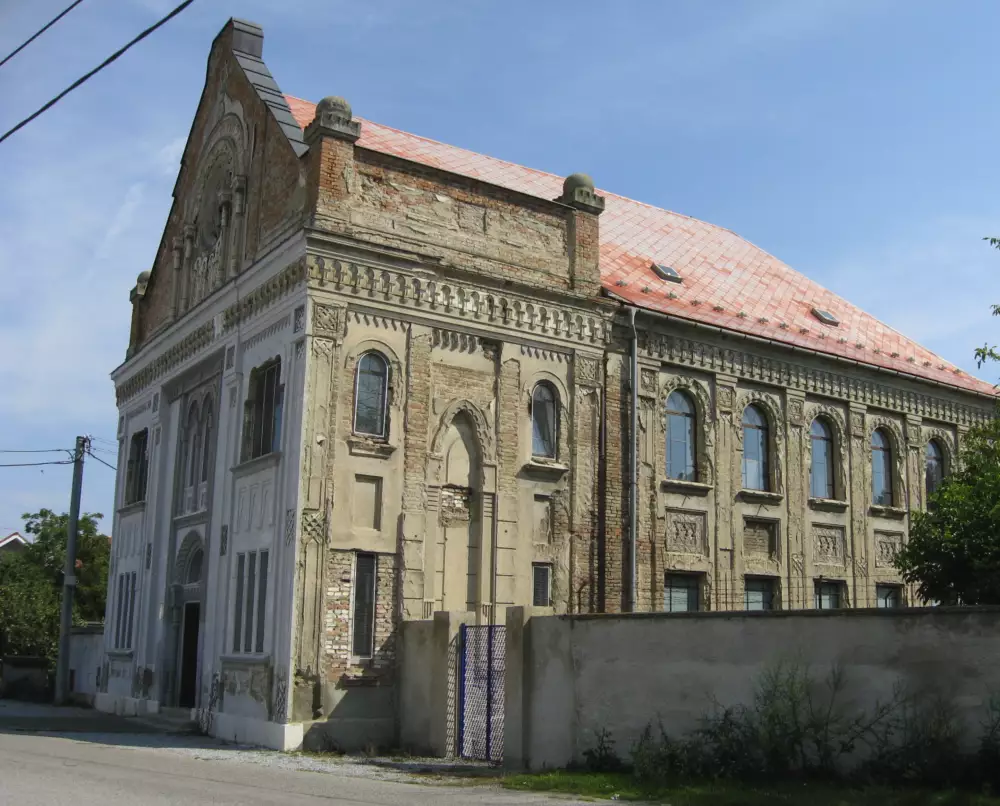 Synagóga Šurany – sídlo Mestského múzea Šurany