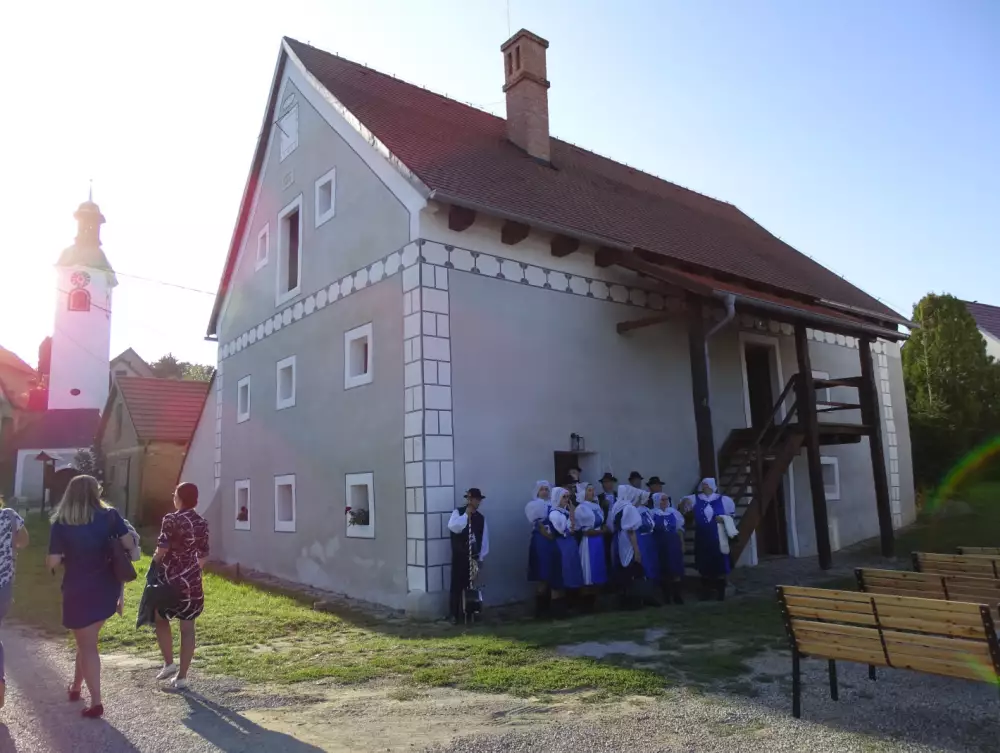 Habánsky mlyn v Sobotišti — múzeum Habánov a zvonica