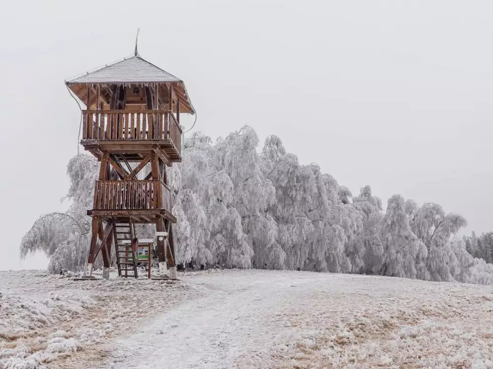 Rozhľadňa na Slopove – drevená vyhliadka (851 m, 9,5 m)