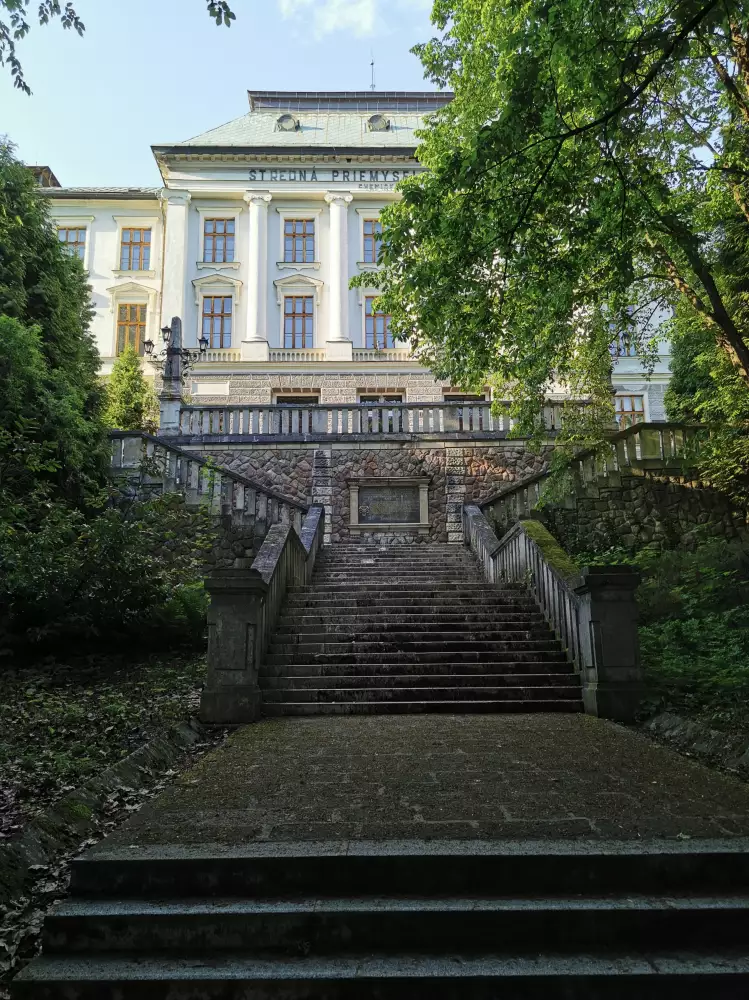 Botanická záhrada Banská Štiavnica — chránený areál s viac ako 200 drevinami