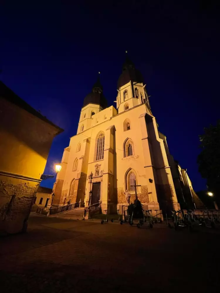 Pútnucká bazilika sv. Mikuláša – Hrubý kostol s kaplnkou
