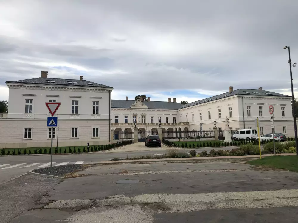 Kaštieľ Voderady — najstaršia budova s klenbami