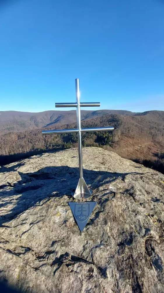Buchlov — sopečný vrch s výhľadmi na Vtáčnik, Malú Fatru