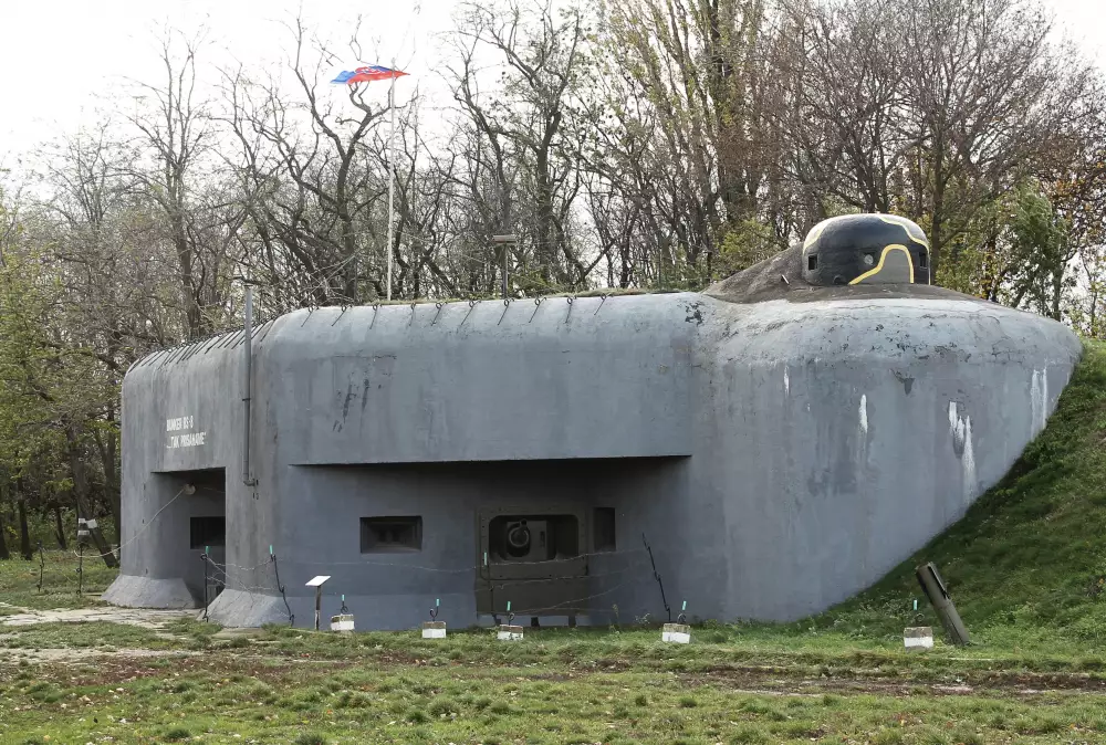 Bunker B-S 8 "Hřbitov" – najväčší ťažký objekt Bratislavy