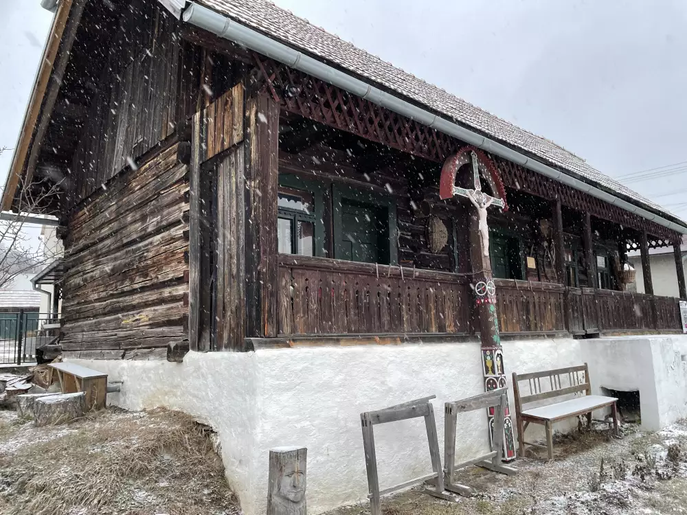 Hriňovská drevenica Štefana Nosáľa — pamätná izba Lúčnice