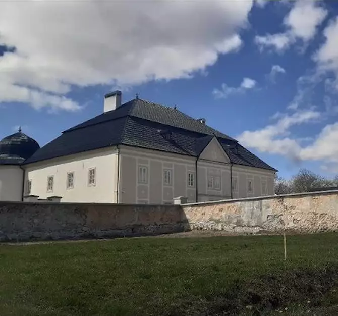 Kaštieľ Ostroluckych, Ostrá Lúka — 17. storočie
