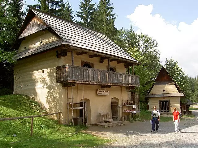 Múzeum oravskej dediny: 50+ stavieb v podhorí Roháčov