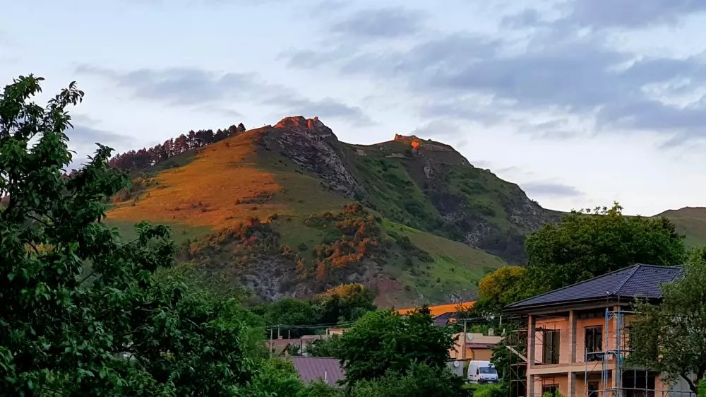 Kamenický hrad – založený Dietrichom v 13. storočí