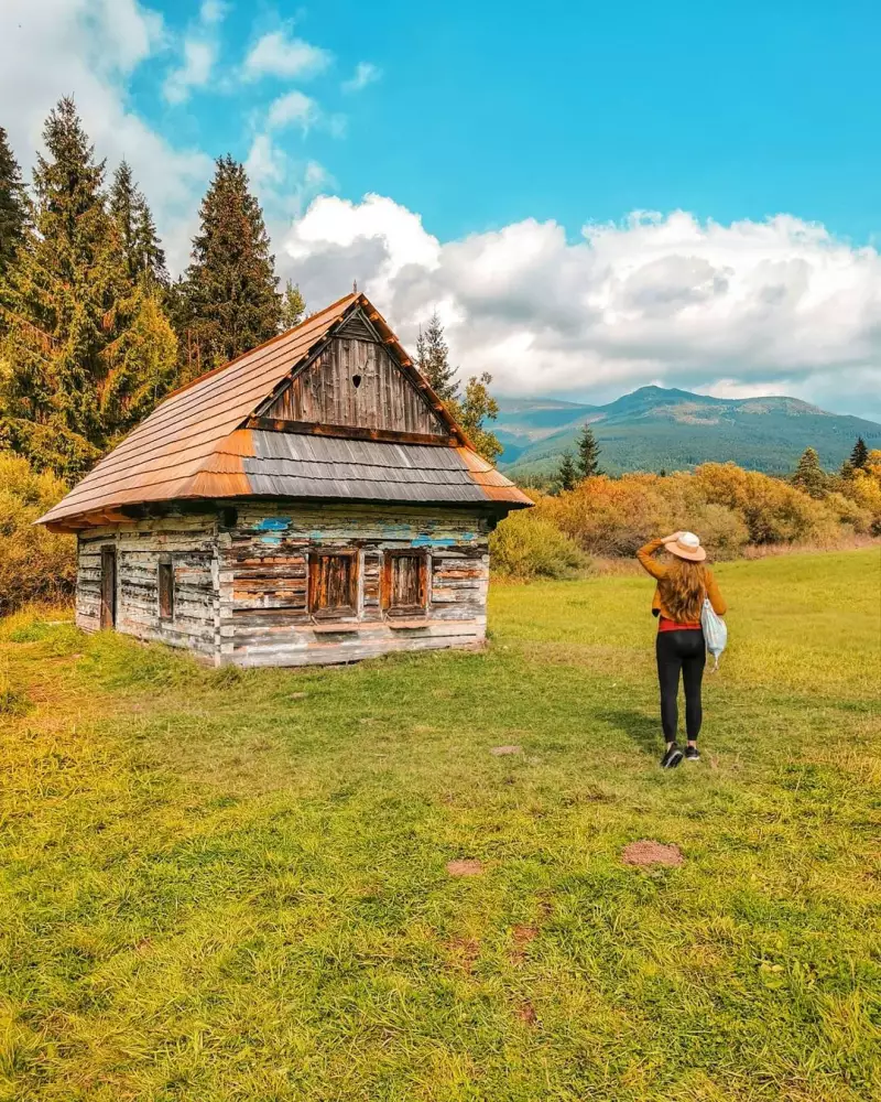 Chamkova stodola — poštová stanica koní pri Kráľovej holi