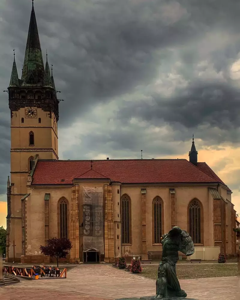 Konkatedrála sv. Mikuláša — postavená v polovici 14. storočia, veža s výhľadom