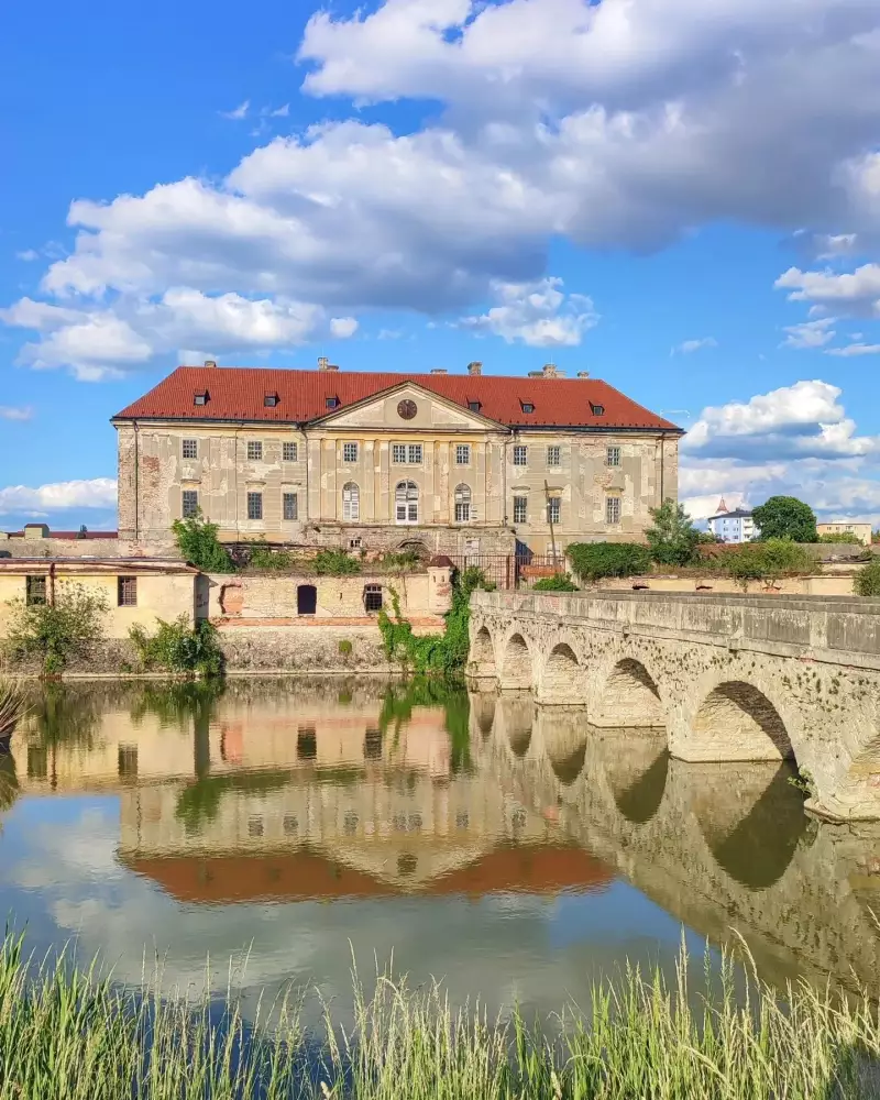 Zámok Holíč — letné sídlo Habsburgovcov a mestská dominanta