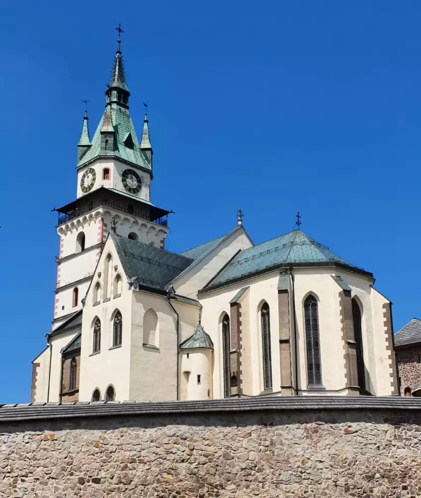 Mestský hrad Kremnica — stredoveký komplex s hradbami
