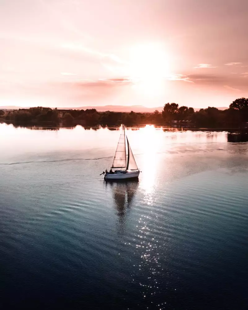 Sĺňava — idylická vodná plocha v Piešťanoch