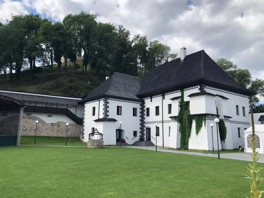 Zichyho kaštieľ — renesančný kaštieľ a múzeum obce