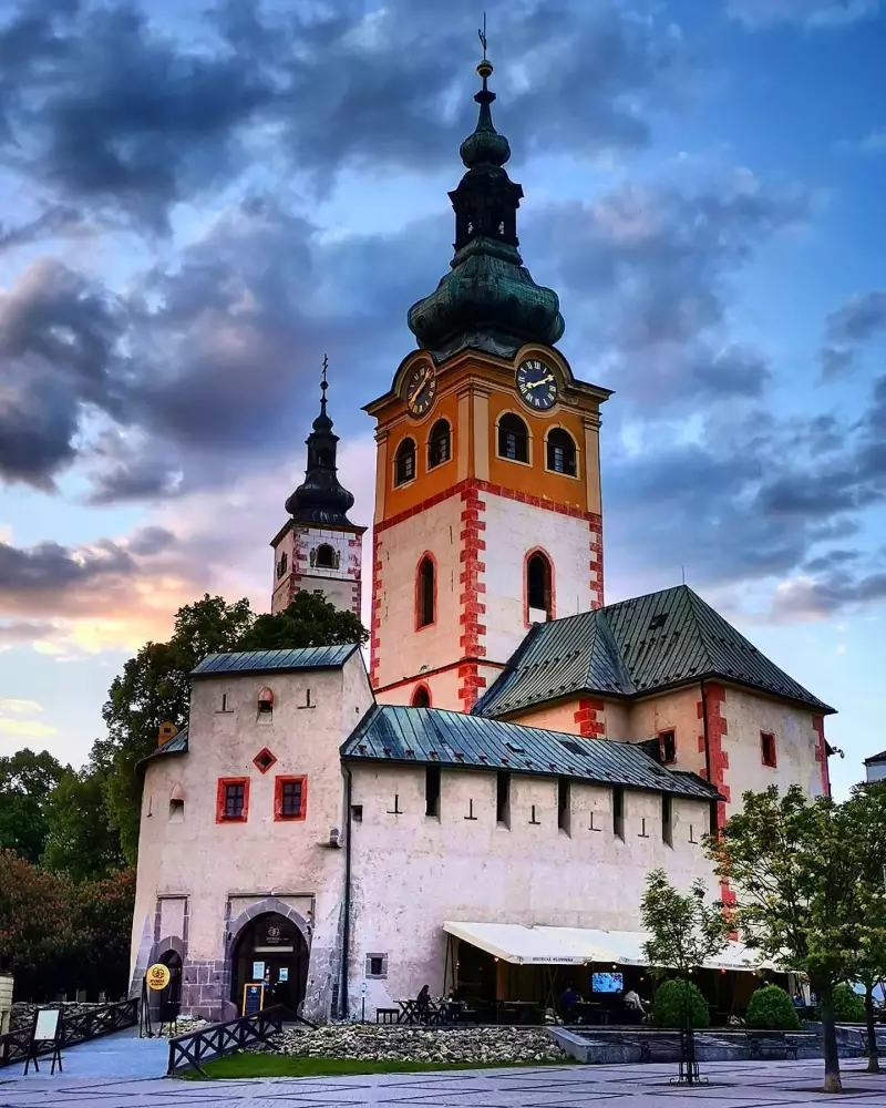 Hrad Banská Bystrica – barbakan a Petermanova veža