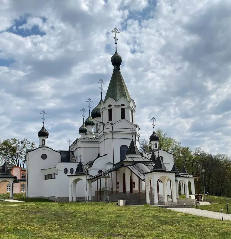 Katedrálny chrám svätého Alexandra Nevského: päť kupol