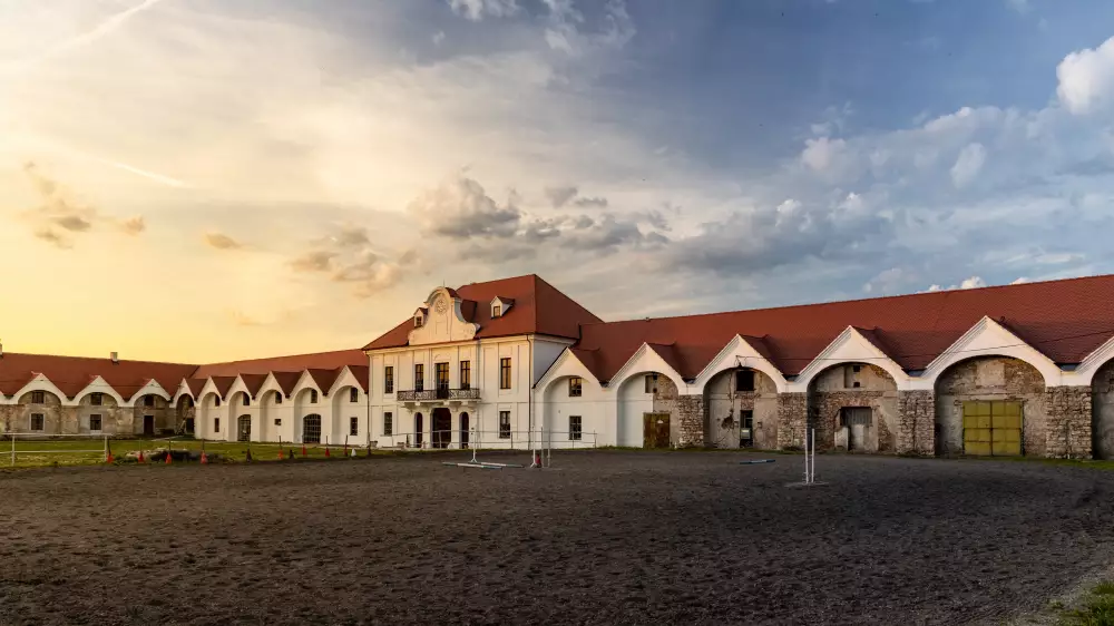 Žrebčín Kopčany – historický žrebčín s jazdeckou školou a múzeom