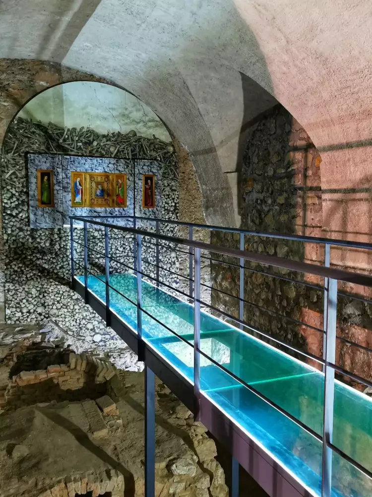 Karner sv. Michala — gotická stavba s expozíciou múzea
