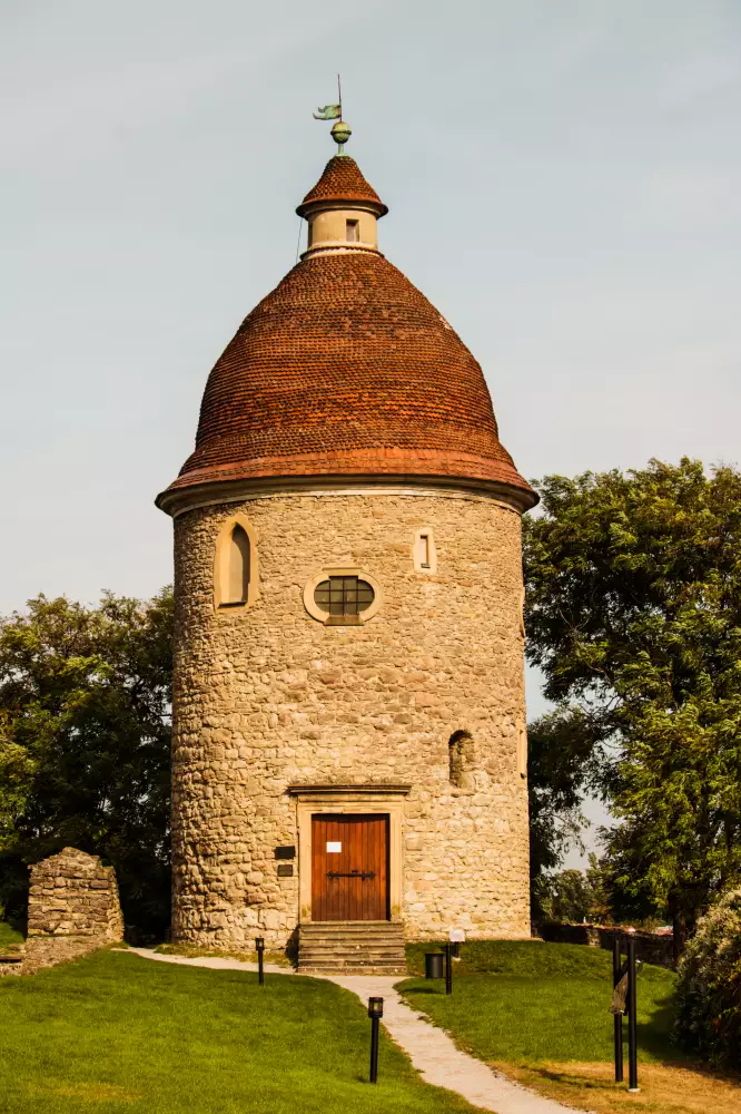 Rotunda sv. Juraja v centre Skalice (11.–13. st.)